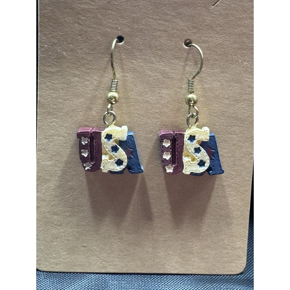 Vintage USA Acrylic Dangle Earrings